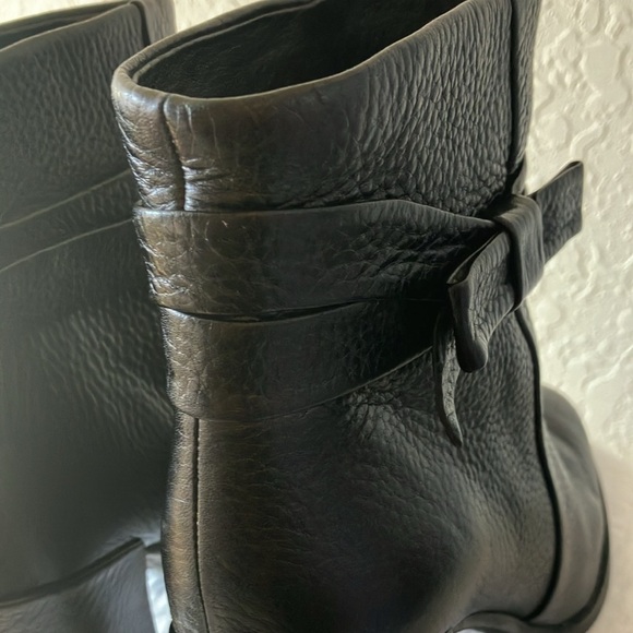 Kate Spade: Black Pebbled Leather Mannie Bow boots- 8.5 - Picture 7 of 16